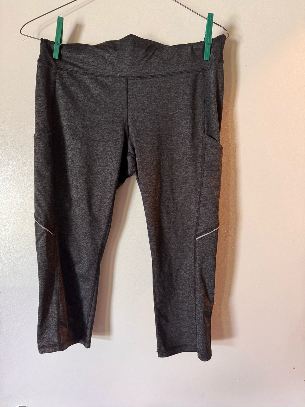Xersion Heather Charcoal Capri Leggings with Lime Accent